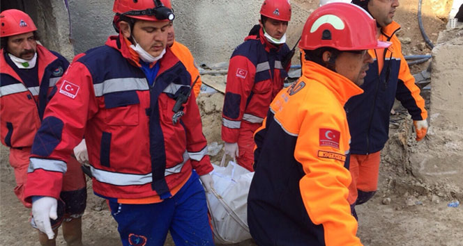 Kütahya Domaniç'te HES İnşaatında Meydana Gelen Göçükte 1 İşçi Cansız Bedenine Ulaşıldı