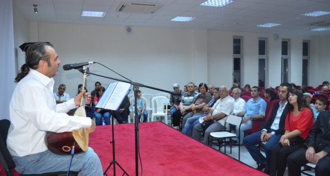 İzmir Selçuk'ta Aşık Mahzuni Şerif'in Anma Etkinliği Gerçekleşti