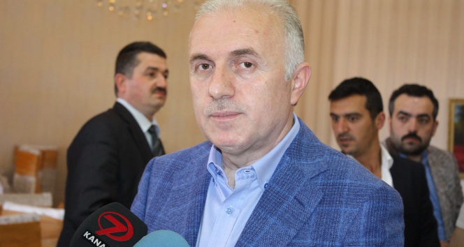 İstanbul'da Aziz Babuşcu, Mısır'daki İdam Kararına Tepki Gösterdi