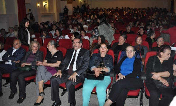 Tepebaşı'nda Anneler Halk Oyunları Topluluğu, Yunus Emre'yi Anlattı