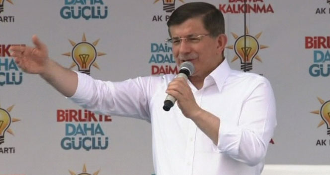 Zonguldak'ta Başbakan Davutoğlu, TTK'nın özelleştirilmeyeceğini ve Filyos Limanı Projesi'nin hızla hayata geçirileceğini duyurdu.