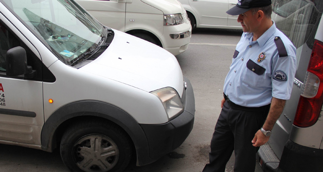 Samsun İlkadım'da Elektrikli Bisikletin Kamyonete Çarpması Sonucu 1 Kişi Yaralandı