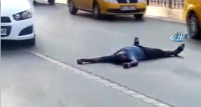 Fatih'te Sentetik Uyuşturucu Kullanan Afrika Uyruklu Turist Trafiği Alt Üst Etti