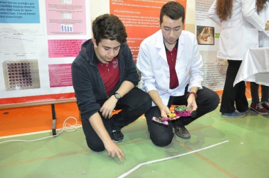 Sivas'ta Fen Lisesi Öğrencileri Üçüncü Bilim Fuarı'nı Açtı