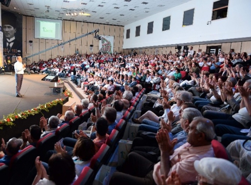 Muratpaşa'da Başkan Uysal, Hizmet Tanıtım Toplantısında Önemli Açıklamalarda Bulundu