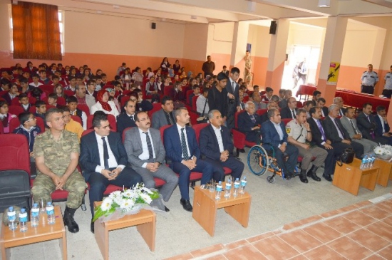 Besni'de Trafik Güvenliği ve Eğitim Haftası Etkinliği Gerçekleştirildi