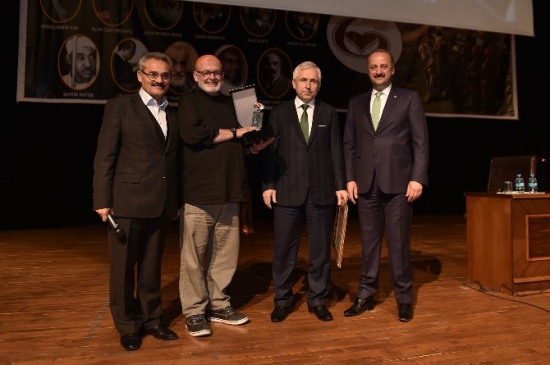 Mamak'ta Engin Noyan, Kur'an'ı Anlamak ve Yaşamak Üzerine Konferans Verdi