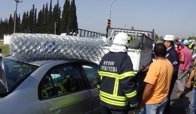 Aydın Efeler'de Dört Araçlı Zincirleme Trafik Kazasında 6 Kişi Yaralandı