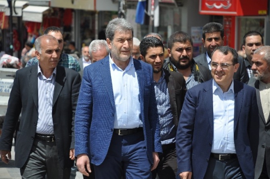 Malatya'da AK Parti Adayları Bülent Tüfenkci ve Nurettin Yaşar Esnafları Ziyaret Etti