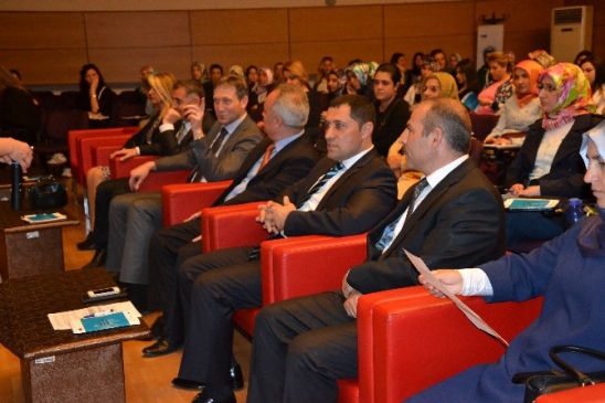 Kayseri'de 'Dijital Öğrenme ve Öğrenim Fırsatlarına Erişim' Semineri Yapıldı