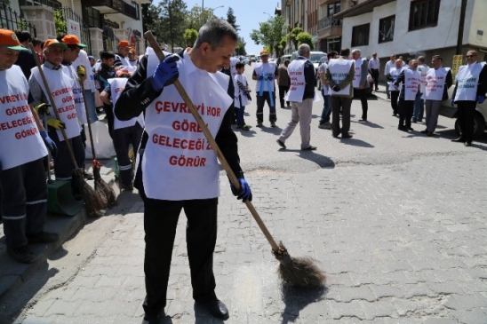 Beypazarı'nda Temiz Çevrem Kampanyası Kapsamında Çevre Temizliği Yapıldı