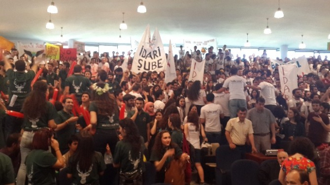 Ankara Üniversitesi Mülkiye Fakültesi'nde İnek Bayramı'nda Yürüyüş İneksiz Gerçekleşti