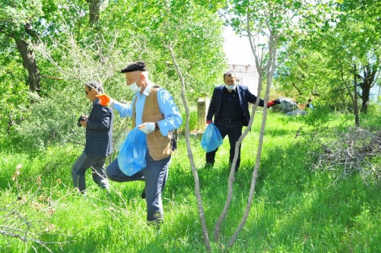 Şırnak Geçitboyu'nda Temiz Çevrem Kampanyası Kapsamında Temizlik Faaliyeti Gerçekleştirildi