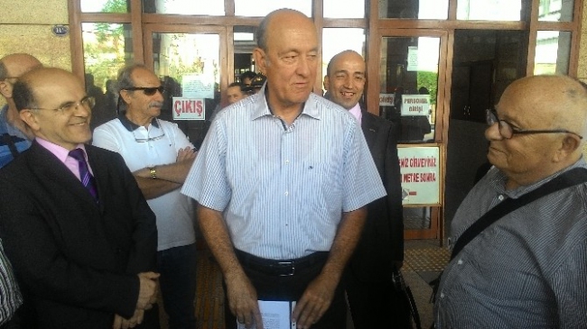 İzmir'de Ege Üniversitesi'nde Prof. Dr. Esat Rennan Pekünlü'nün Yargılandığı Dava İkinci Duruşmasıyla Devam Etti