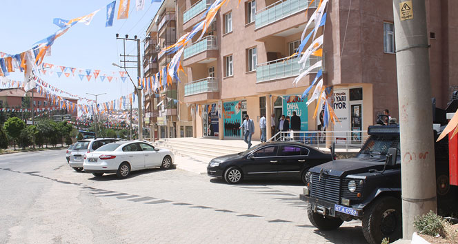 Mardin'de AK Parti Seçim Bürosuna Yapılan Bombalı Saldırıda 5 Kişi Gözaltına Alındı