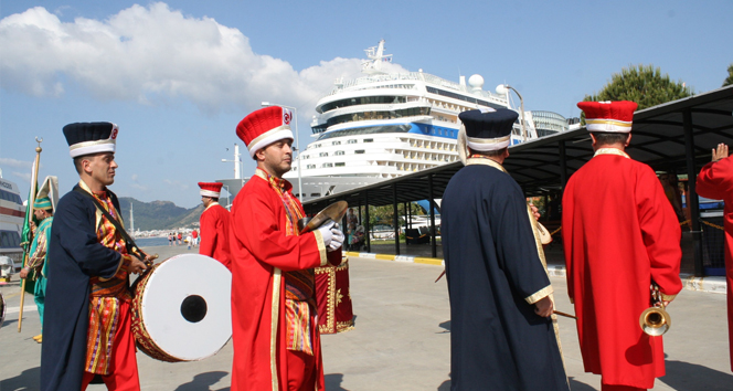 Marmaris'te Aida Stella Gemi Karşılamasında Mehteran Gösterisi Oldu