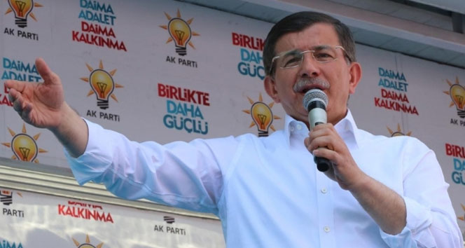 Sinop'taki Mitingde Davutoğlu, HDP Bürosuna Yapılan Saldırının Failini Açıkladı
