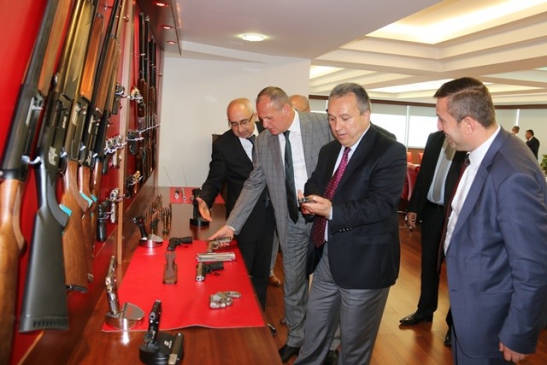 Düzce Merkez'de Vali Ali Fidan ve Başkan Mehmet Keleş Fabrikaları Gezdi