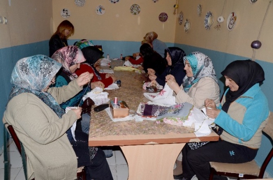 Sarıkamış'ta Elde Türk İşlemeciliği Kursu, 15 Kadın Kursiyerle Başladı