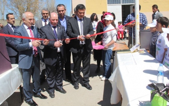 Bayburt Sancaktepe Köyü'nde Öğrenciler Bilim Fuarı Düzenledi