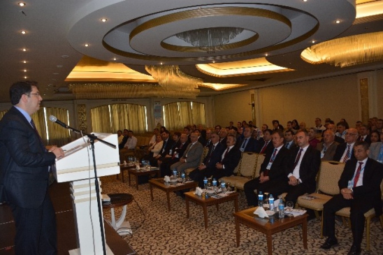 Aksaray'da 14. Ulusal İşletmecilik Kongresi Bilim Dünyasını Bir Araya Getirdi