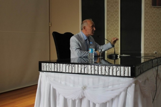 Erzincan'da Prof. Dr. Ahmet Şimşirgil'le Osmanlı Tarihi Üzerine Konferans