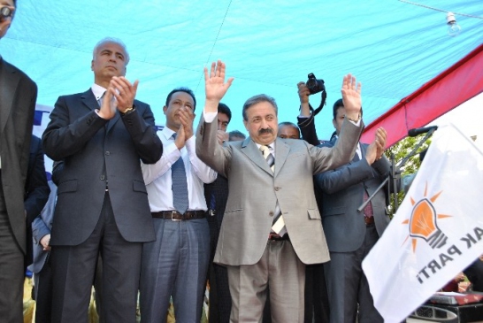 Kırıkkale Karşıyaka'da AK Parti Mitinginde Oğuz Kağan Köksal Destek İstedi