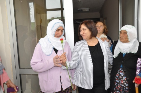 Selvi Kılıçdaroğlu, Tunceli'de Anneler Günü etkinliklerine katıldı
