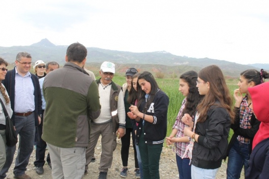 Iğdır'da "Dünya Göçmen Kuşlar Günü" Kutlandı ve Bilinçlendirme Seminerleri Yapıldı