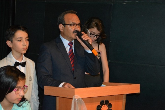 Niğde'de 23 Nisan Havacılar Ortaokulu'nun Türkülere Yolculuk Programı Büyük İlgi Gördü