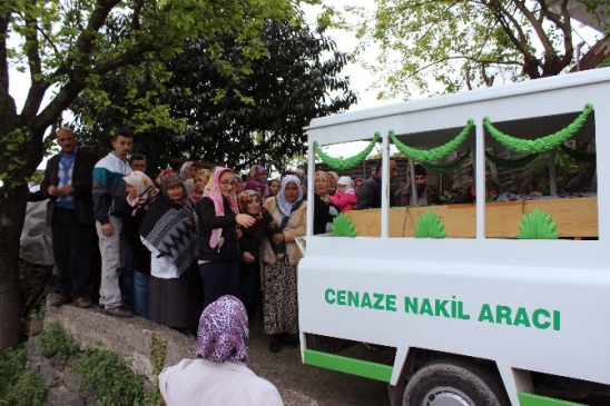 Giresun Görele'de Kocası Tarafından Öldürülen Güller Durmuş'un Cenazesi Toprağa Verildi