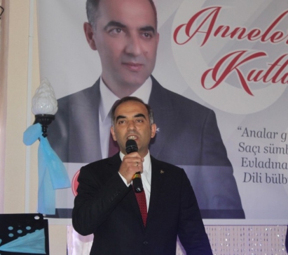 MHP Bayburt Kadın Kolları, Anneler Günü'nde Çay Etkinliği Düzenledi