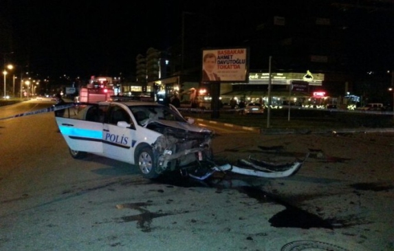 Tokat Merkez'de Polis Otomobilinin Karıştığı Kazada 3 Kişi Yaralandı
