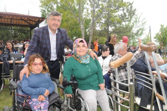 Niğde'de Belediye Başkanı Akdoğan'dan Engellilere Destek Mesajı