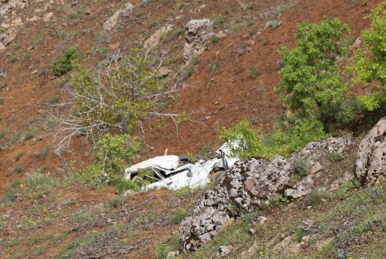 Elazığ Palu'da Otomobilin Uçuruma Düşmesi Sonucu 1 Kişi Hayatını Kaybetti, 6 Kişi Yaralandı