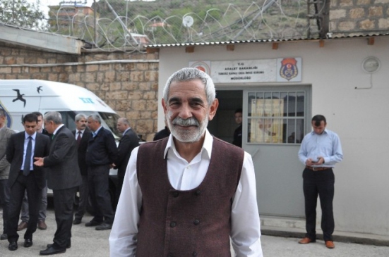 Tunceli Kapalı Cezaevi'nde Sait Faik'in 'Son Kuşlar' Tiyatrosu Performansı Gerçekleşti