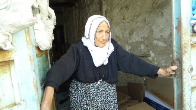 Osmaniye Kadirli'de Yalnız Yaşayan Alzheimer Hastası Kadın Destek Bekliyor