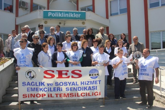 Sinop'ta Hemşireler Günü'nde SES Üyeleri Basın Açıklaması Yaptı