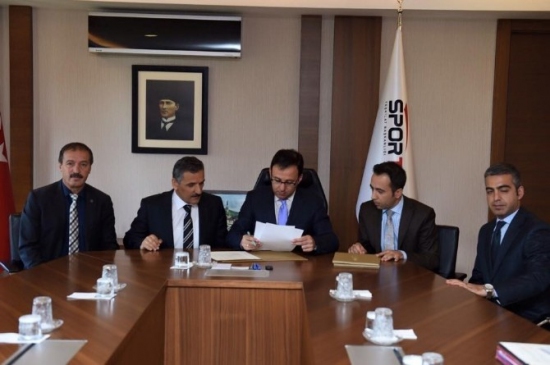 Tunceli Üniversitesi ve Spor Toto Arasında 6 Yeni Spor Tesisinin Protokolü İmzalandı