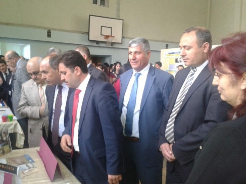 Yozgat'ta Anadolu Lisesi'nin Düzenlediği TÜBİTAK Bilim Fuarı Yoğun İlgiyle Karşılandı