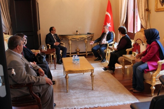 Afyonkarahisar'da Milletvekili Adayları Esnaf Ziyaretleri Gerçekleştirdi