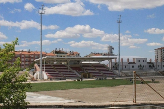 Karaman'da Kemal Kaynaş Stadyumu'nda Bakım Çalışmaları Sürüyor