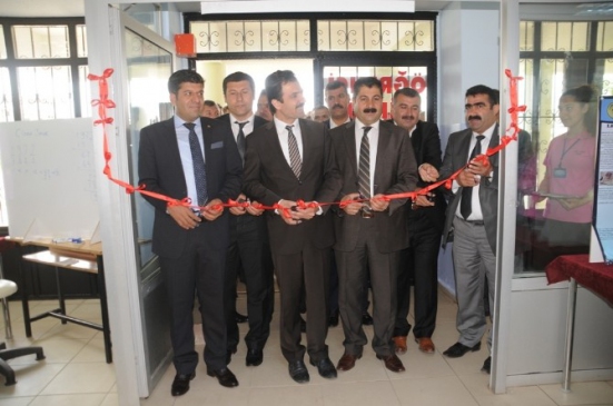 Cizre'de Fen Lisesi'nde TÜBİTAK Bilim Fuarı Törenle Açıldı