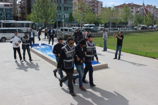 Kırşehir Merkez'de Torbacı İddiasıyla 3 Kişi Yakalandı