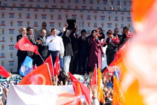 Isparta'da Başbakan Davutoğlu, Ekonomik Başarıları ve Yatırımları Anlattı