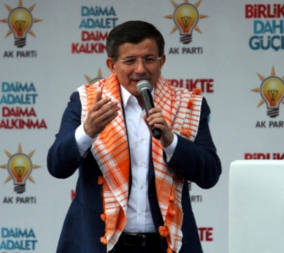 Burdur'da Miting Düzenleyen Başbakan Davutoğlu, Şantaj ve Kaset Konularına Dikkat Çekti
