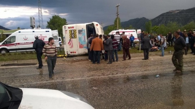 Isparta Eğirdir'de Miting Dönüşü Midibüs Kazasında 18 Yaralı