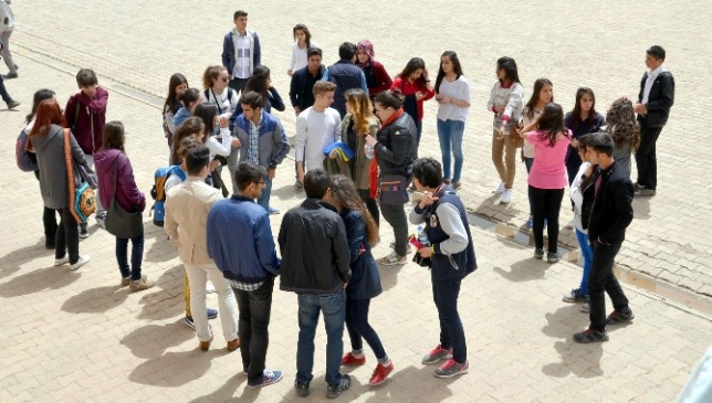 Yüksekova Şemsettin Onay Lisesi'ni Ziyaret Eden 25 Avrupalı Öğrenci ve Öğretmen Türkiye'de Etkinliklere Katılacak