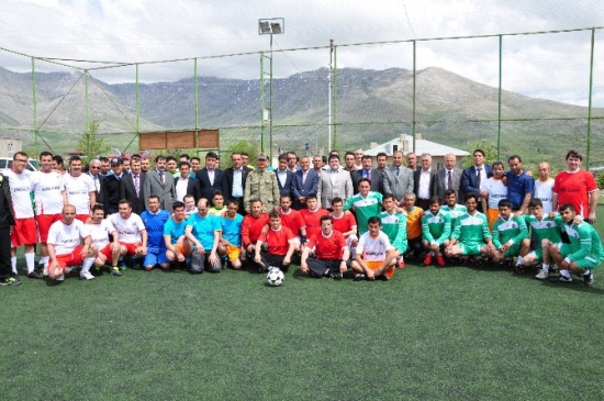 Ekinözü'nde Kurumlar Arası Futbol Turnuvası 7 Takımın Katılımıyla Gerçekleşti