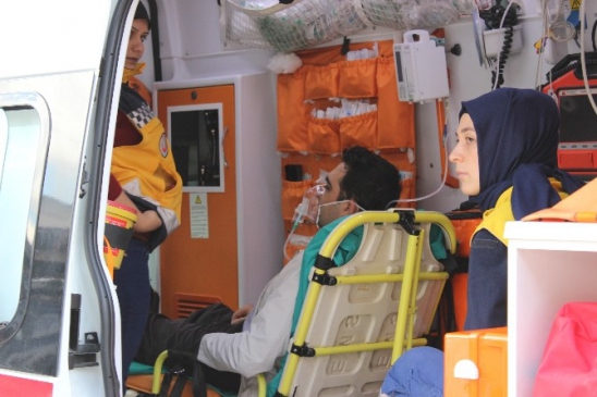 Kahramanmaraş Esnaf ve Sanatkarlar Odaları Birliği Binasında Yangın Çıktı, 3 Kişi Dumandan Etkilendi